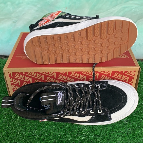 VANS SK8-Hi MTE 2.0 Dx Black/True White Men’s - Picture 3 of 16